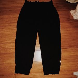 Lululemon pants  (joggers cropped)